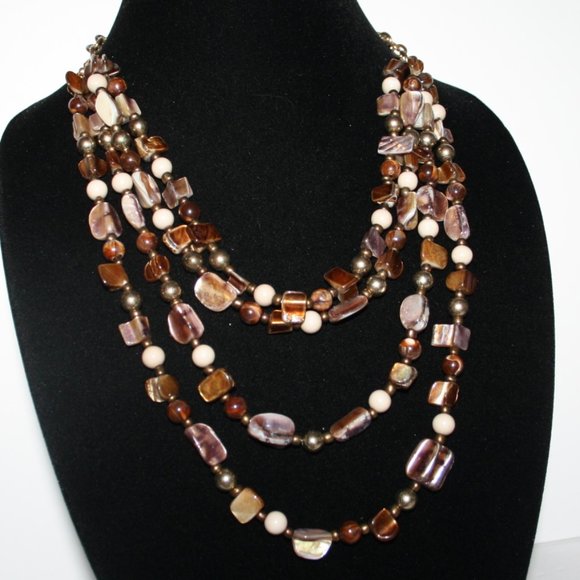 Beautiful brown shell layered necklace 15-18"